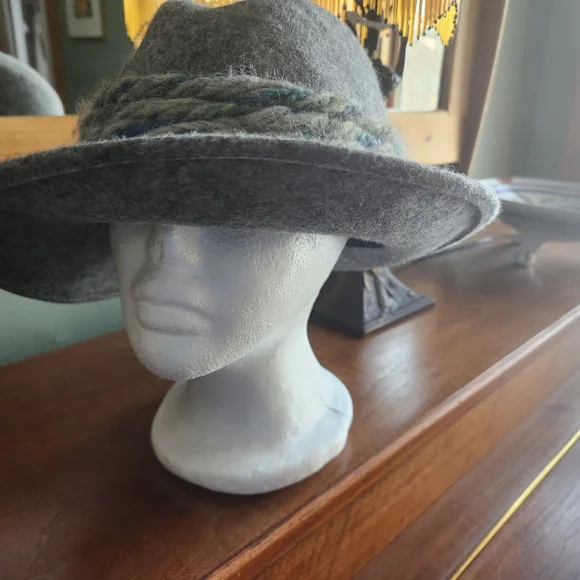 Fedora Type Wool Hat - Picture 2 of 3